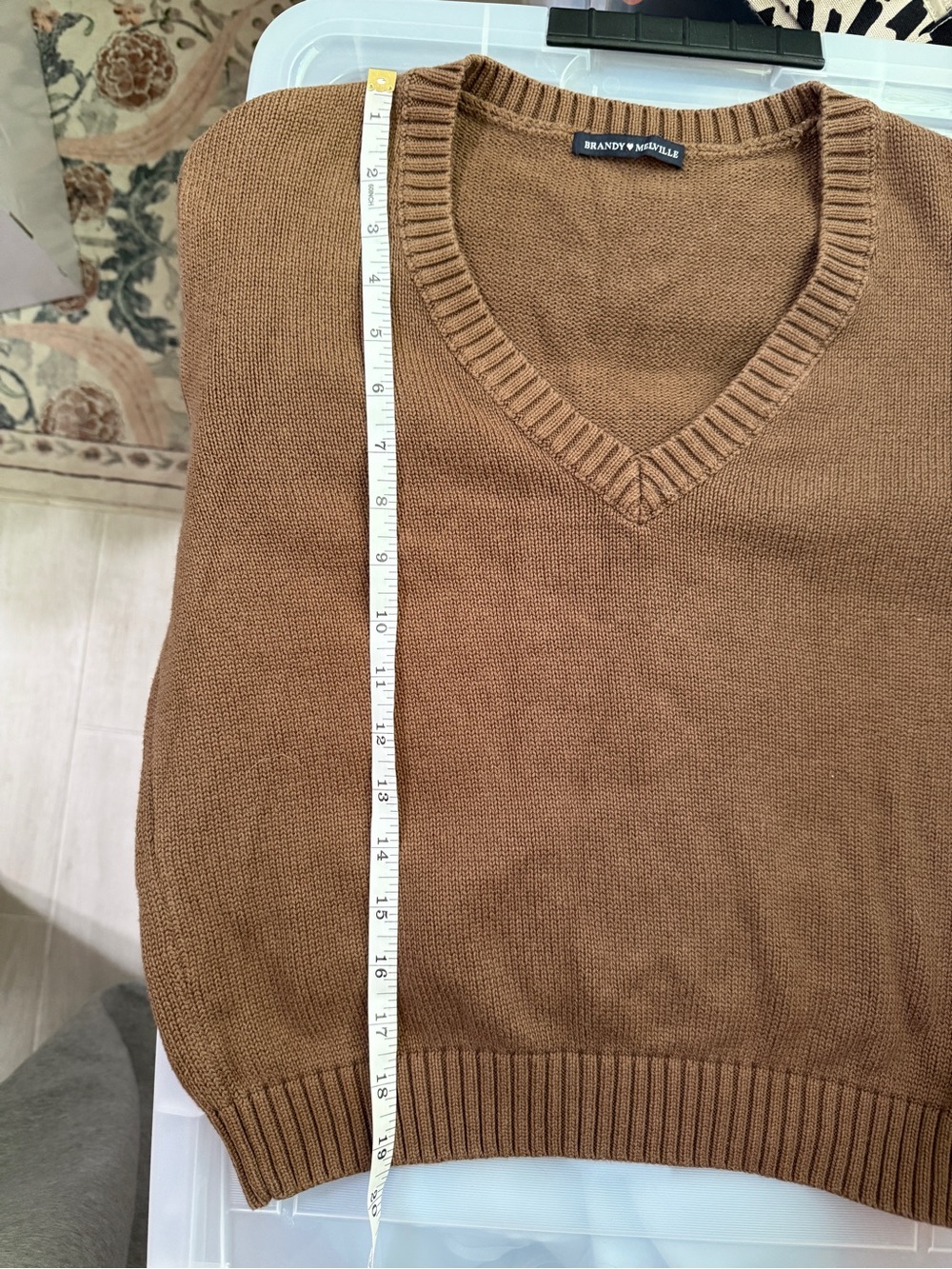Brandy Melville Brown V-Neck Knit Cropped Sweater - Picture 6 of 6
